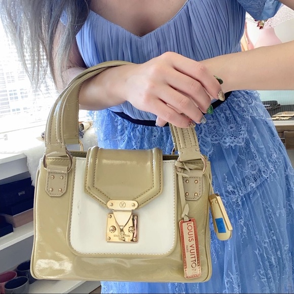 Louis Vuitton Handbags - ✈️Sold!LOUIS VUITTON vintage patent mini bag
